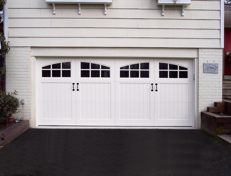 Artisan Symphony white garage door